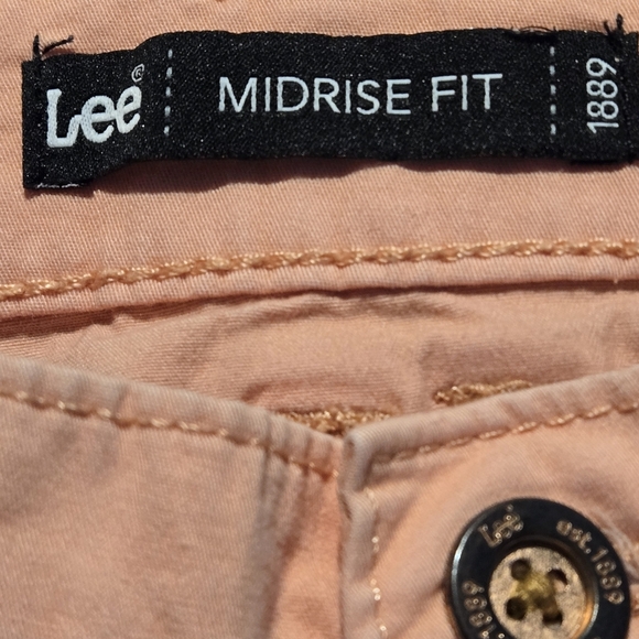 Lee Midrise Fit 1889 Peach Bermuda Shorts Women size 10 (M) - Picture 12 of 16